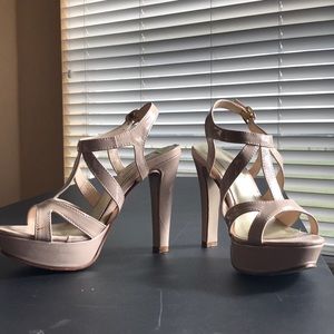 👠Strappy High Heels by Touch Ups sz 71/2M